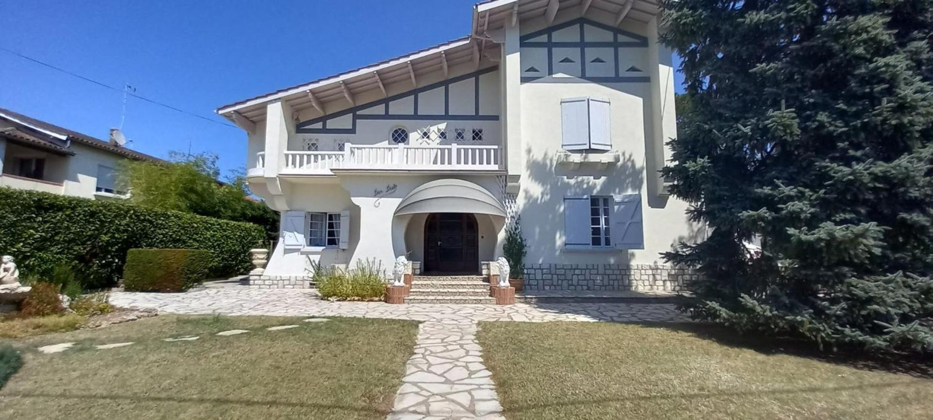 La Maison Basque Sainte-Livrade-sur-Lot Eksteriør billede